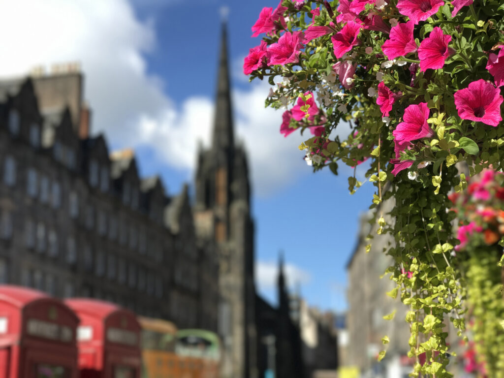 Discovering Edinburgh: History, Culture, and Natural Beauty